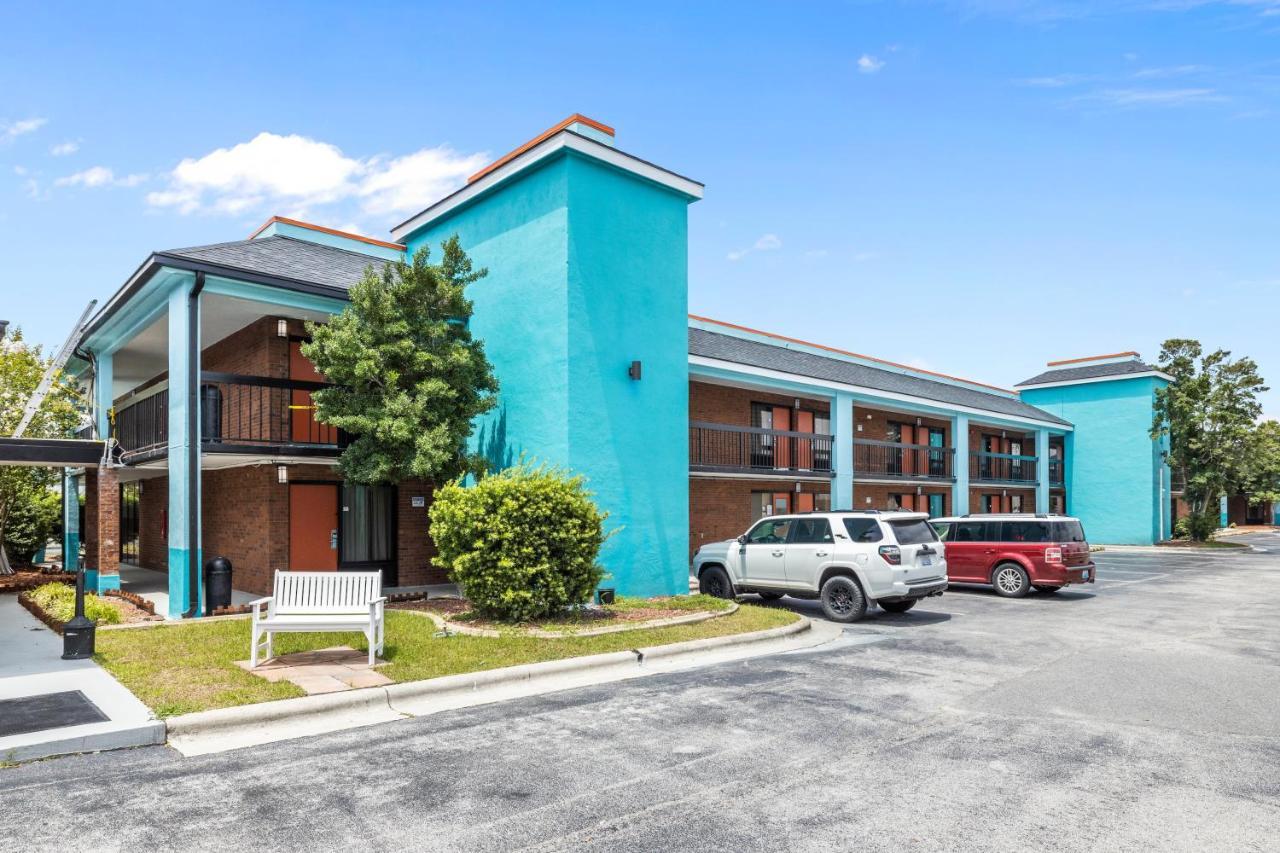 Garnet Inn & Suites, Morehead City Near Atlantic Beach Exterior photo